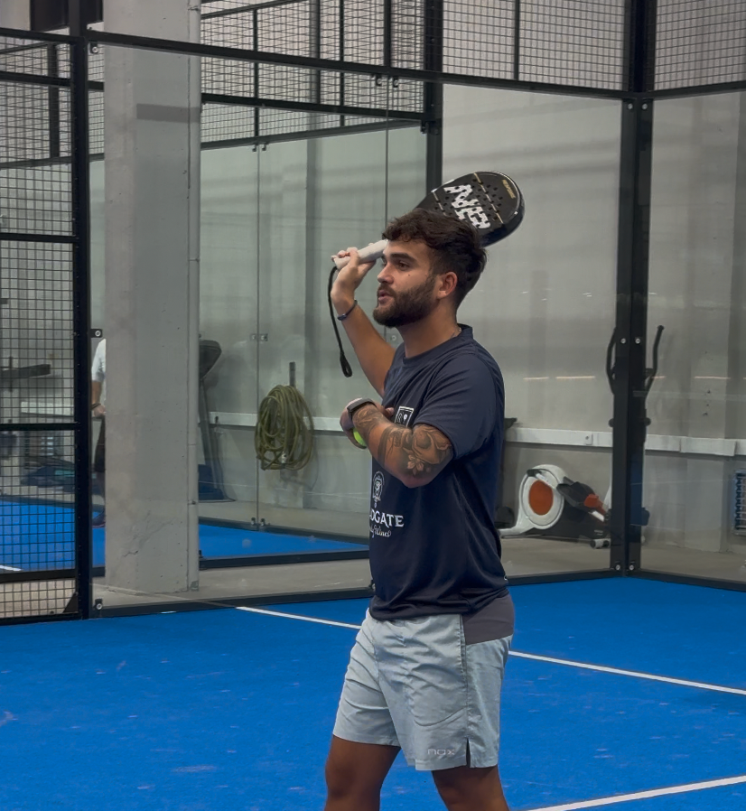 Prof. Zuca no campo de padel